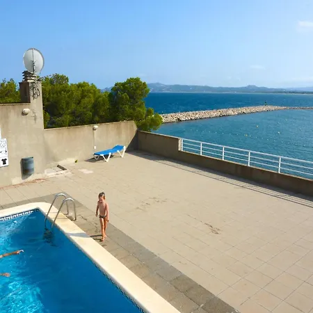 In Spain Near The & Pool Lejlighed